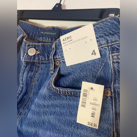 Aeropostale High-Rise Balloon Jeans | Dark Wash | Mom Jeans - Picture 4 of 4
